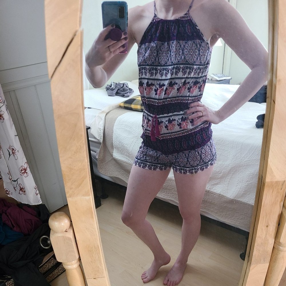 Patterned Romper - Picture 2 of 6
